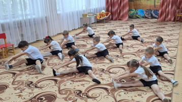 В рамках проекта "Социальный десант"сегодня в детском саду была проведена спортивная зарядка с воспитанниками всех возрастных групп В рамках проекта "Социальный десант"сегодня в детском саду была проведена спортивная зарядка с воспитанниками всех возрастных групп.