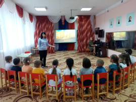 Музыкально-тематическая гостиная "Волшебница осень" Музыкально-тематическая гостиная "Волшебница осень".