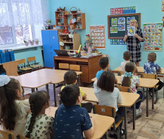 В ДОУ прошло мероприятие "День зимующих птиц" В ДОУ прошло мероприятие "День зимующих птиц".