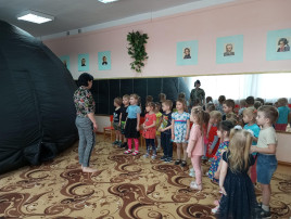 В ДОУ приезжал мобильный планетарий В ДОУ приезжал мобильный планетарий.